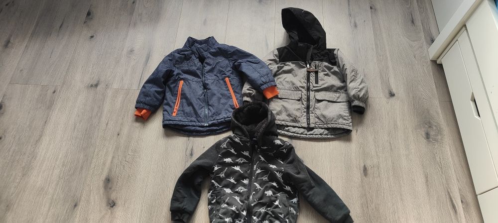 Vând Geaca pentru baieti 2-3 ani