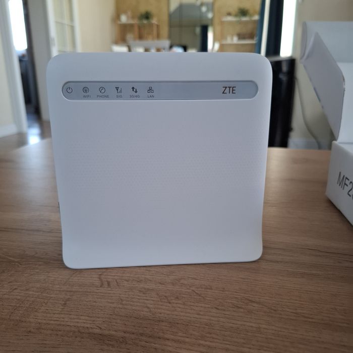Vand router ZTE nou, in cutie