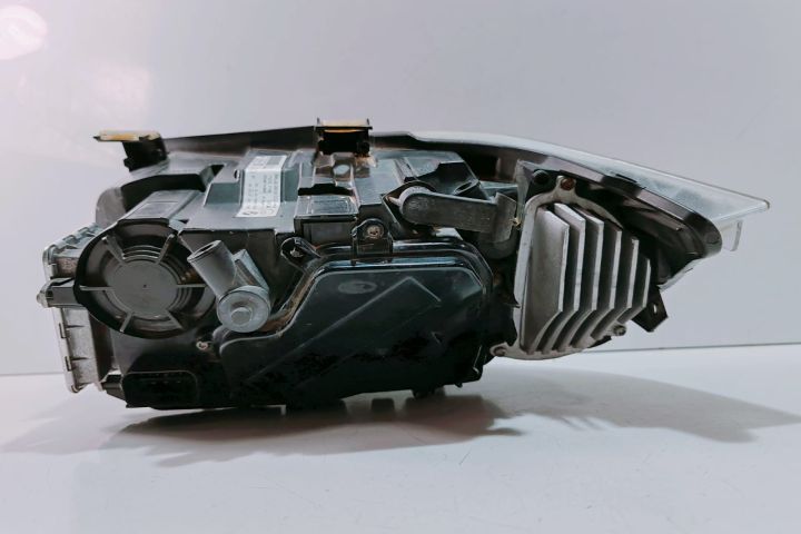 Far  Dreapta xenon adaptiv - europa 631172025849 BMW Seria 3 E90/E91/