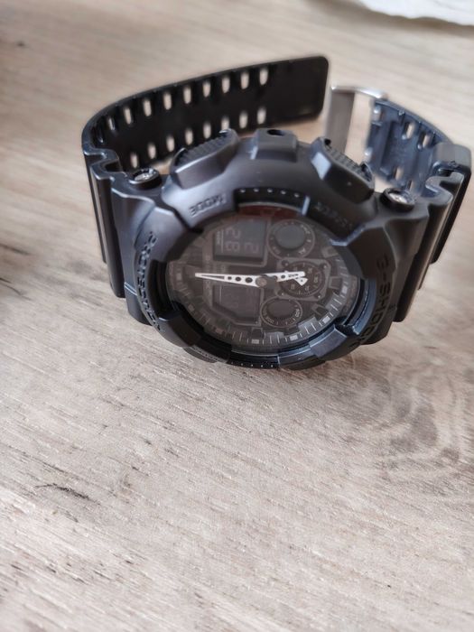 Garmin instinct, CASIO GA 100,CASIO GA 700