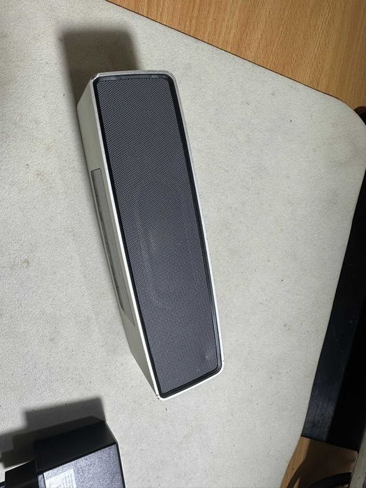 bose soundlink  mini argintiu deschis fata spate lateral unghi inchis