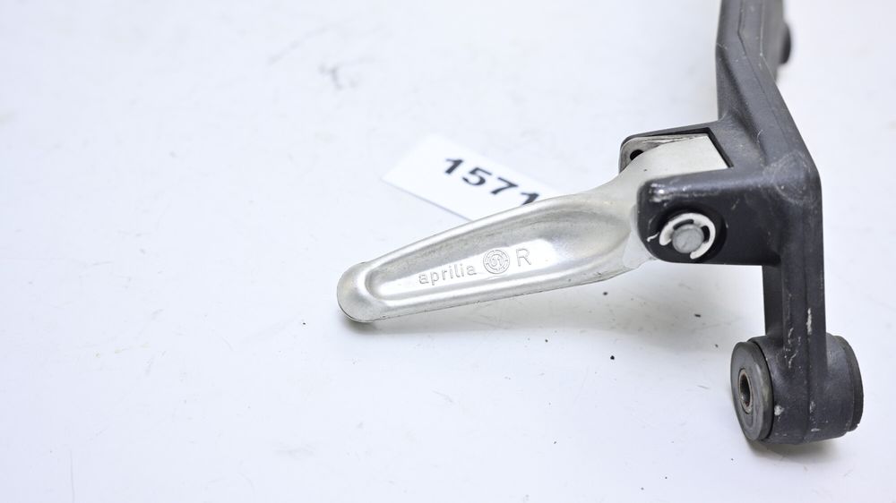 Suport Cu Scarita Spate Dreapta Aprilia RSV 1000 Mille 2001 - 2003