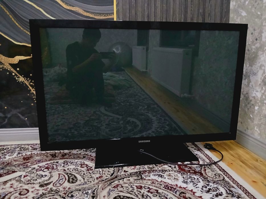Телевизор самсунг, 52 диагональ