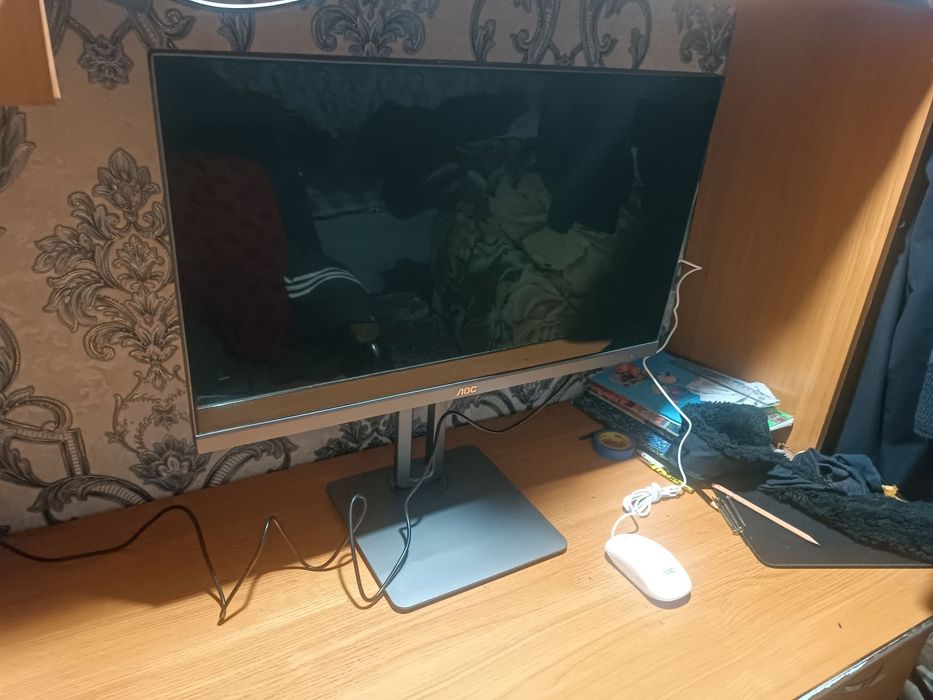 Monoblok AOC 24".Core i3. DDR4.