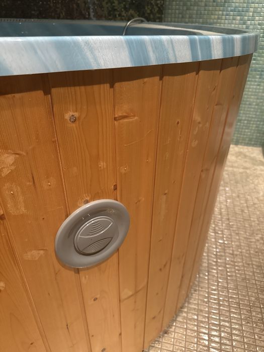 Продам сауну и бассейн-джакузи