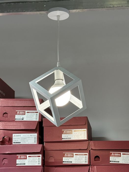 Люстра белая 6 штук