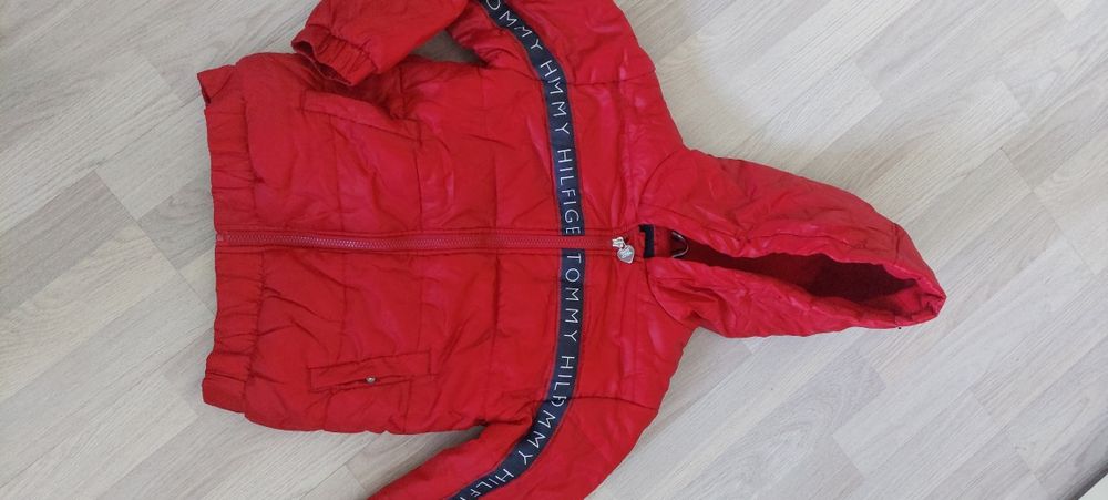 Tommy Hilfiger и HM пролетно и зимно яке 122 см, 6-7 г.