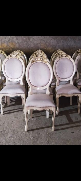 стол стулия  в упаковке.