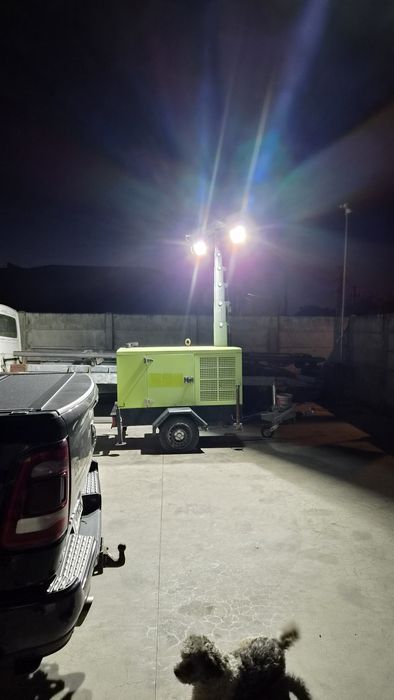 Turn de lumini cu generator 220v