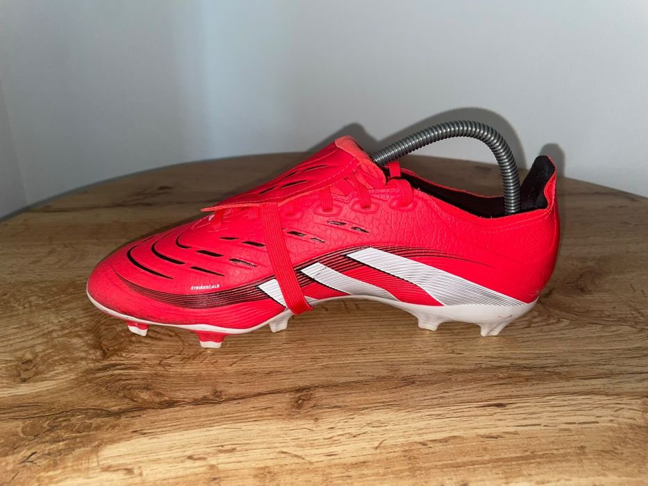 Ghete fotbal crampoane ADIDAS predator nr 40,5