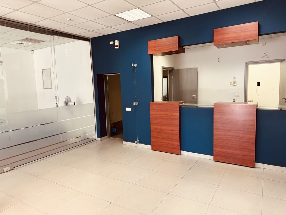 Дава се под наем Магазин в Ихтиман - 150 кв.м за 1000 € - Снимка #3