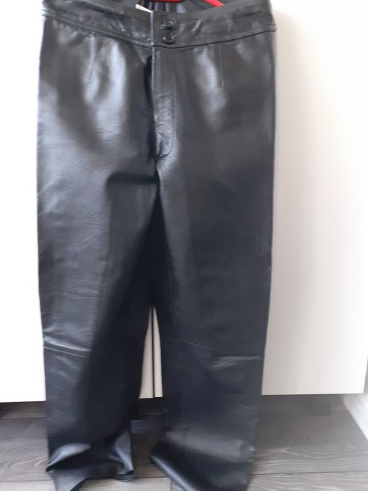 Pantaloni piele, marimea 38