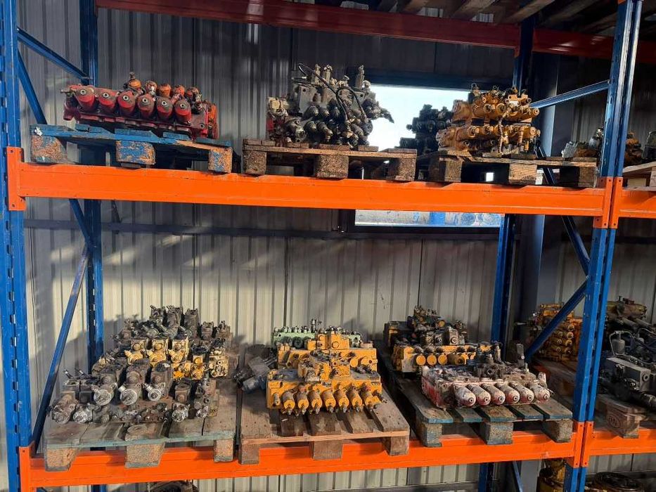 Distribuitor hidraulic excavator Fiat-Hitachi , Doosan