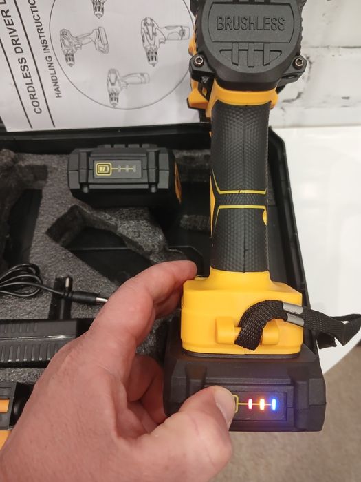 Шуруповерт Makita