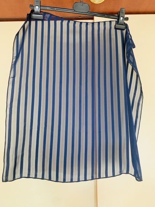 Различни дамски шалове