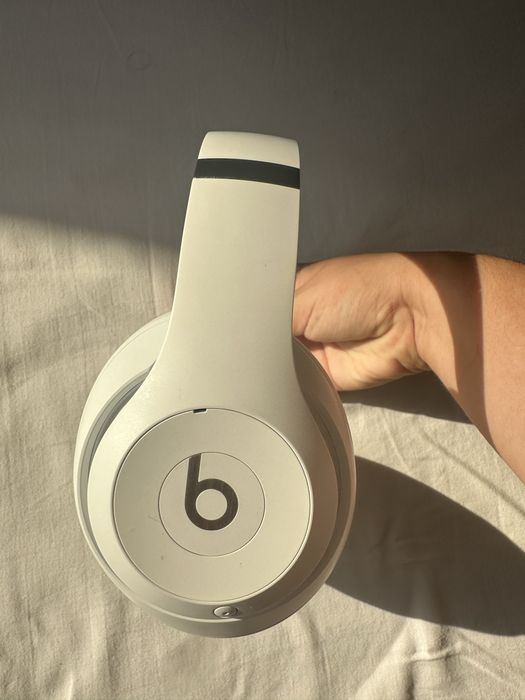 Apple Headphones Beats Studio Pro