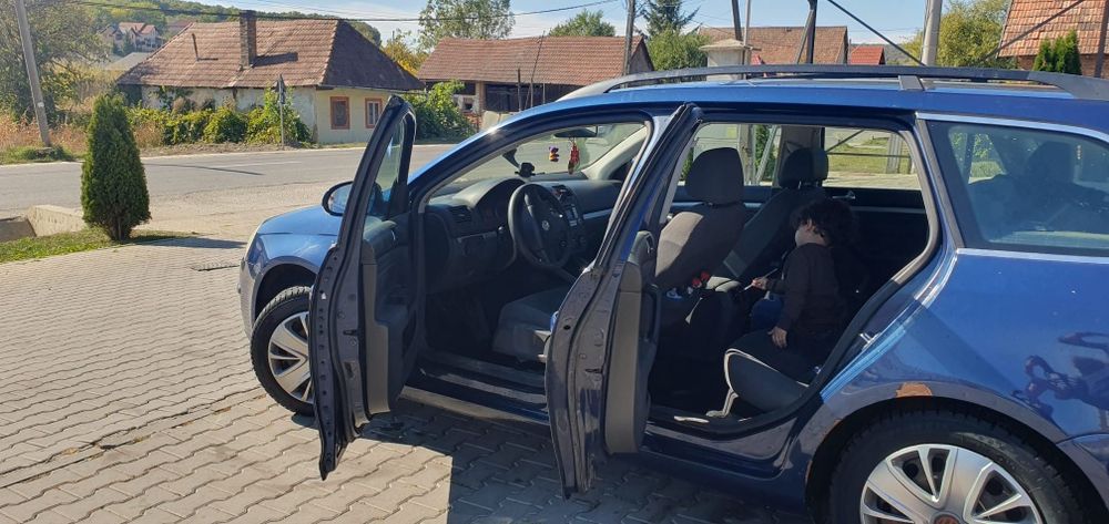 Vand sau schimb vw Golf V an 2008 1.9 diesel 105