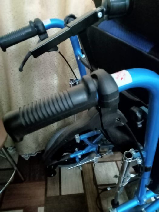 Продается детская инвалидная коляска