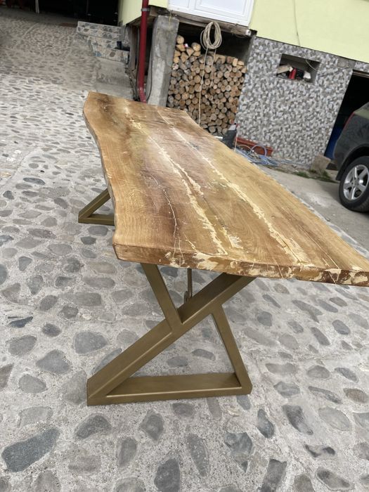 Masa din lemn masiv stejar. Model rustic noua f frumoasa