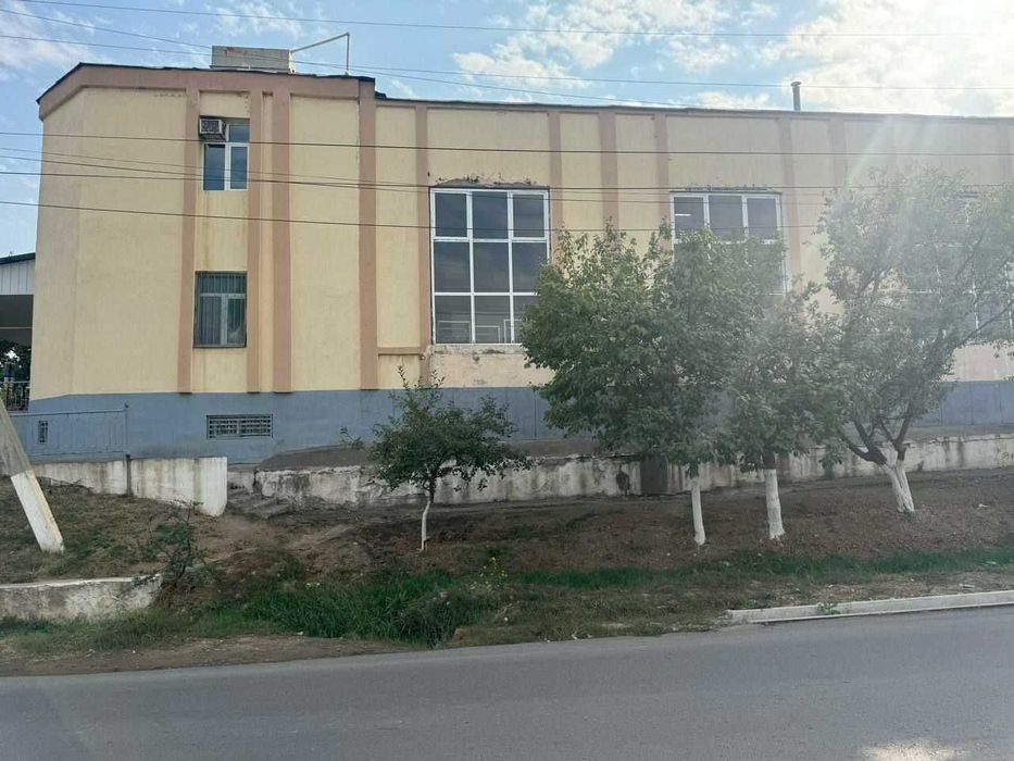 Продаётся 5 000 м² производственная база.