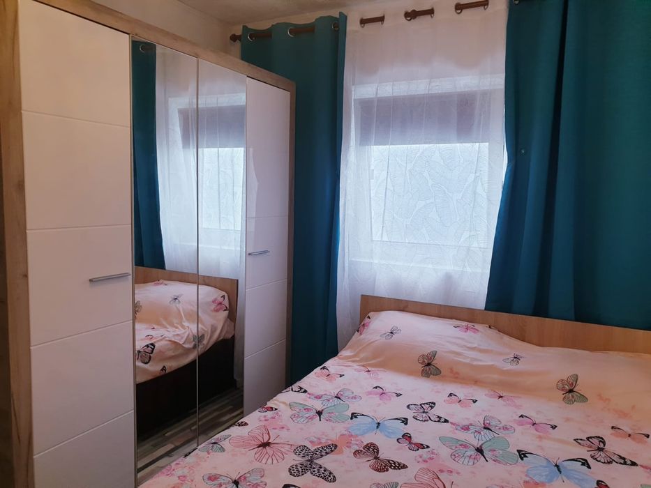Apartament la curte,  lângă plajă