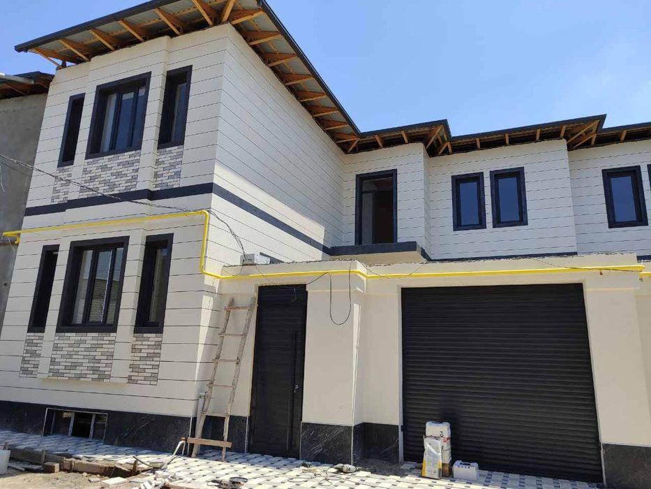 Hi-tech услубидаги  ёнма-ён 2 та бир хил коттедж ховли сотилади