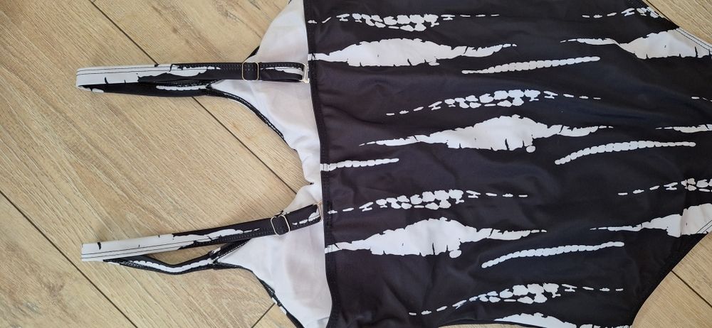 Чисто нов цял бански