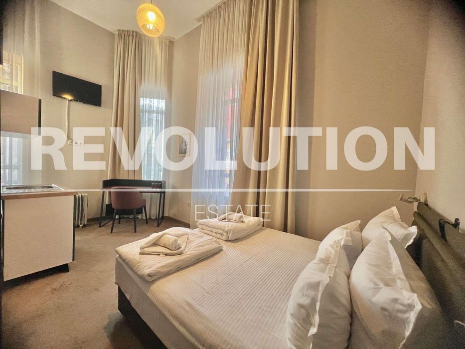 Дава се под наем Едностаен апартамент в Варна, Център - 31 кв.м за 373.83 € - Снимка #1