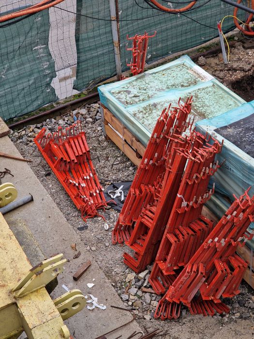 Обезопасителни парапети за строителни обекти