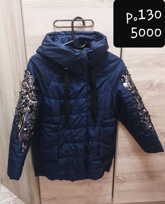 Продам детскую куртку,пуховик.