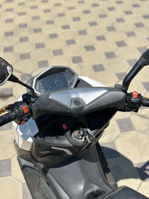 Продам мопед скутер 165куб