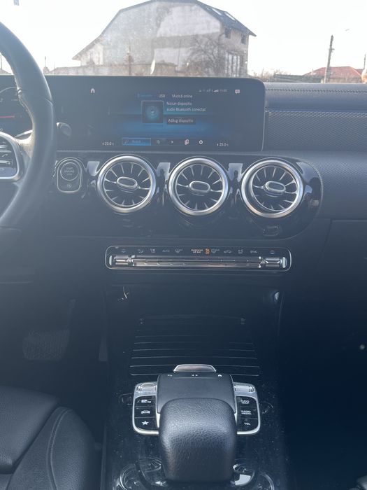 Vând Mercedes-Benz CLA 180 D Break