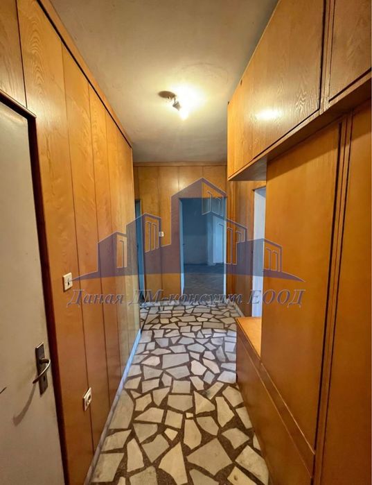 Продава се Тристаен апартамент в Шумен, Болницата - 100 кв.м за 915 €/кв.м - Снимка #1