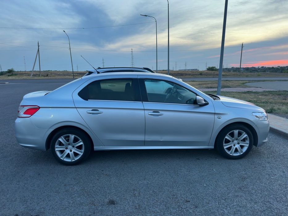 Продаю Peugeot 301