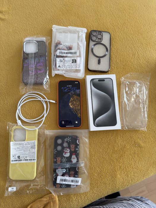 Iphone 15 pro с подарък кейсове нови