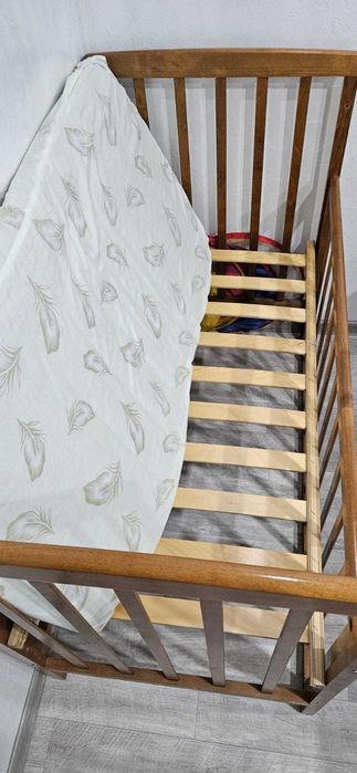 Продам детскую кроватку