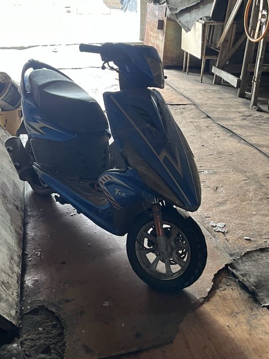 Продам скутер 110