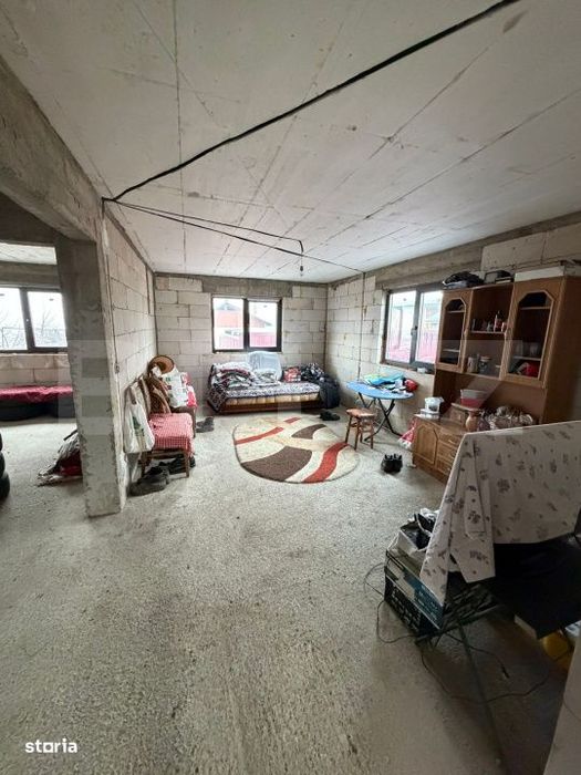 Casa spatioasa cu teren 11 ari in Liteni Moara