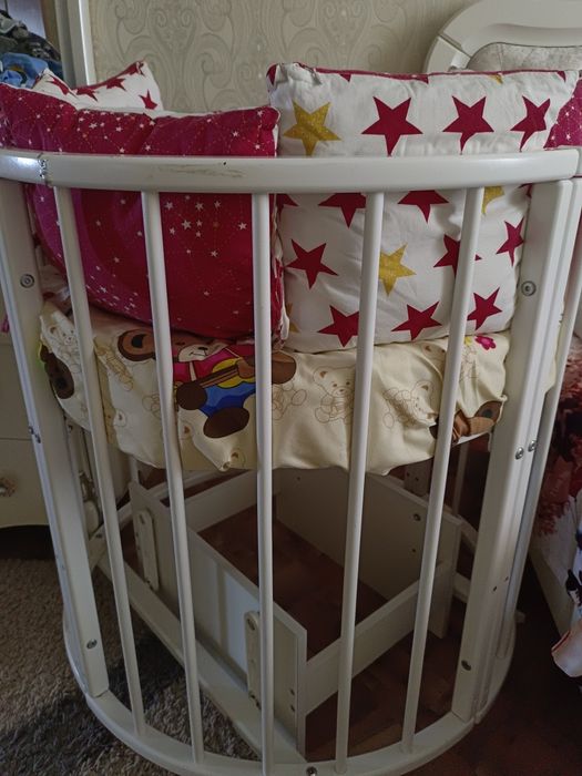 Детская кровать и стол