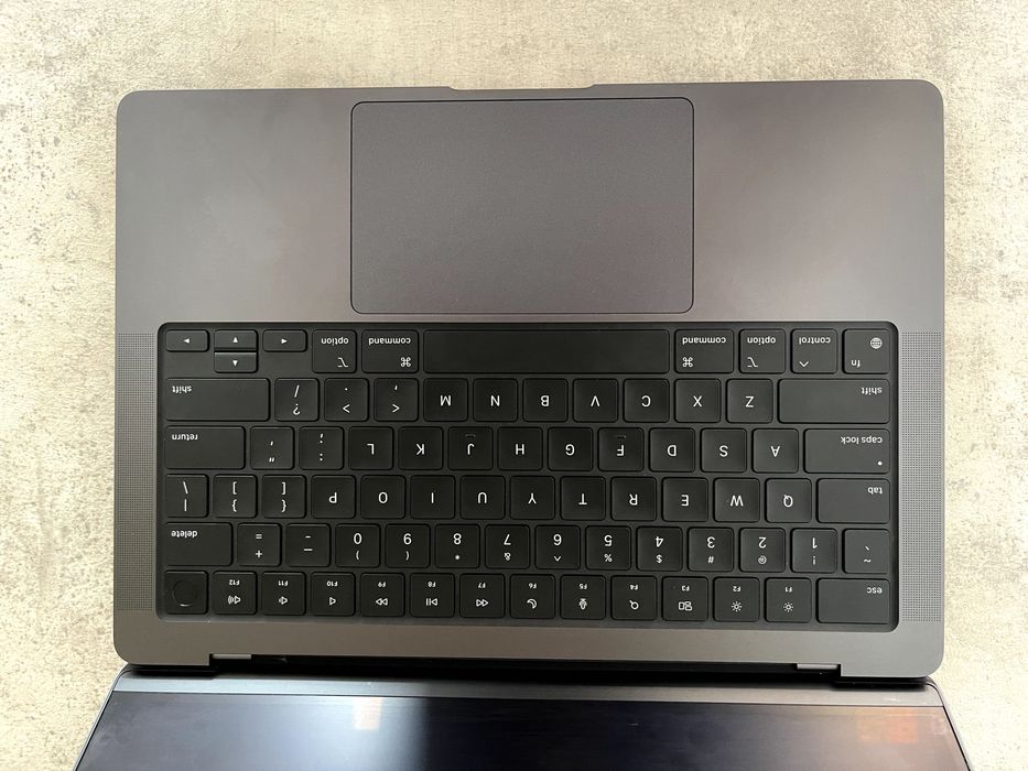 НАЛИЧЕН Apple MacBook Pro 14” M4 Max • 16 CPU/40 GPU • 64GB Unified Memory • 4TB SSD С Гаранция