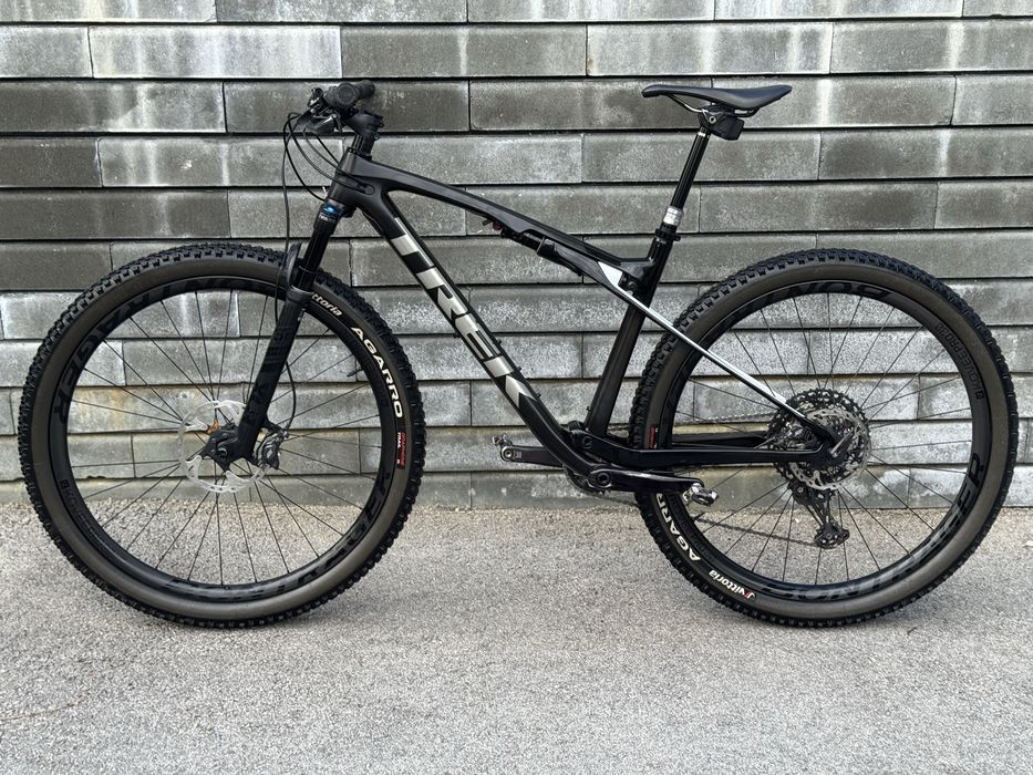 Планински карбонов велосипед TREK SUPERCALIBER 9.8 XT ( M-L размер)