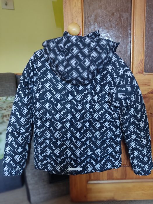 Продам зимнюю куртку