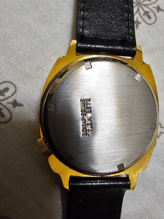 Швейцарски часовник  автомат на MAXIM'S и стар сребърен джобен