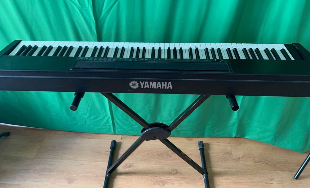 Pian digital Yamaha P-80, clape grele mecanice, servisat, ingrijit, perfect functional, ideal pentru studiu
