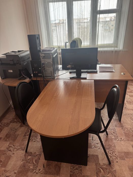 Продам офисную мебель и кресло