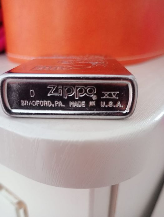 Зажигалка ZIPPO.