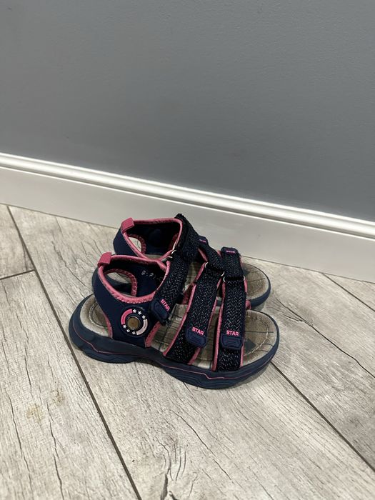 Отдам сандалии