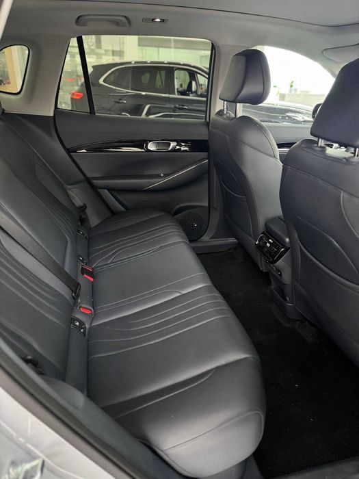 Geely EX 5 EV 490 km rasmiy dillerda nalichida