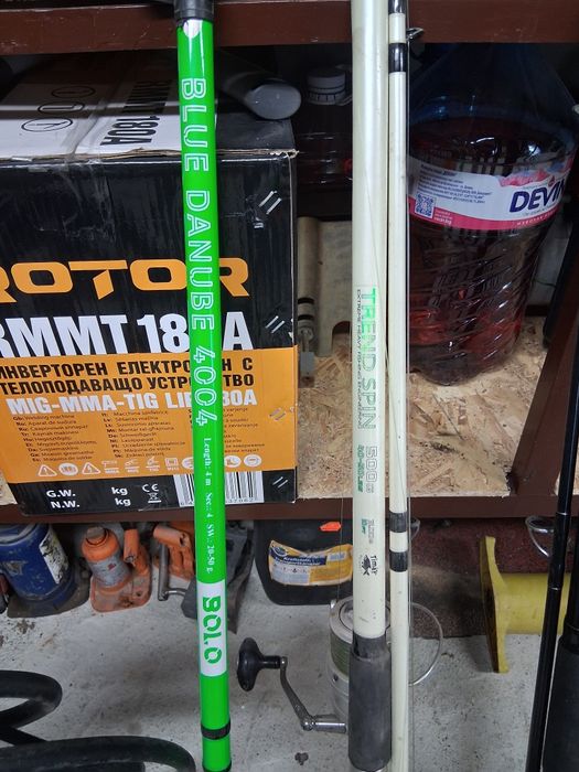 Продавам въдици .