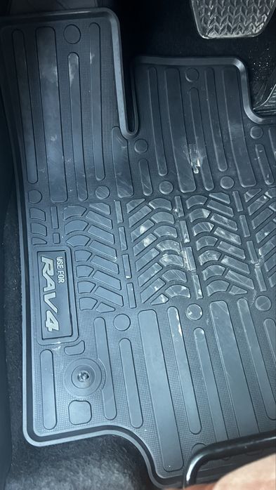 полик для салона автомобил RAV4